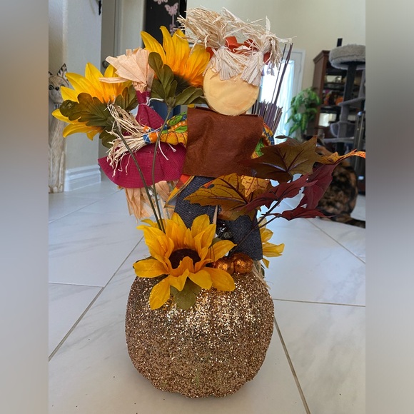 Homemade Pumpkin Arrangement - Picture 2 of 3